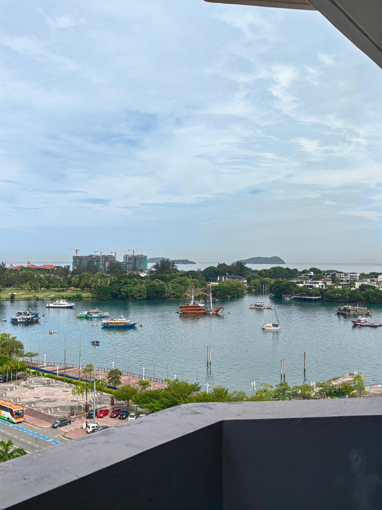 Town Condo - Marina Court Kota Kinabalu Bagian luar foto