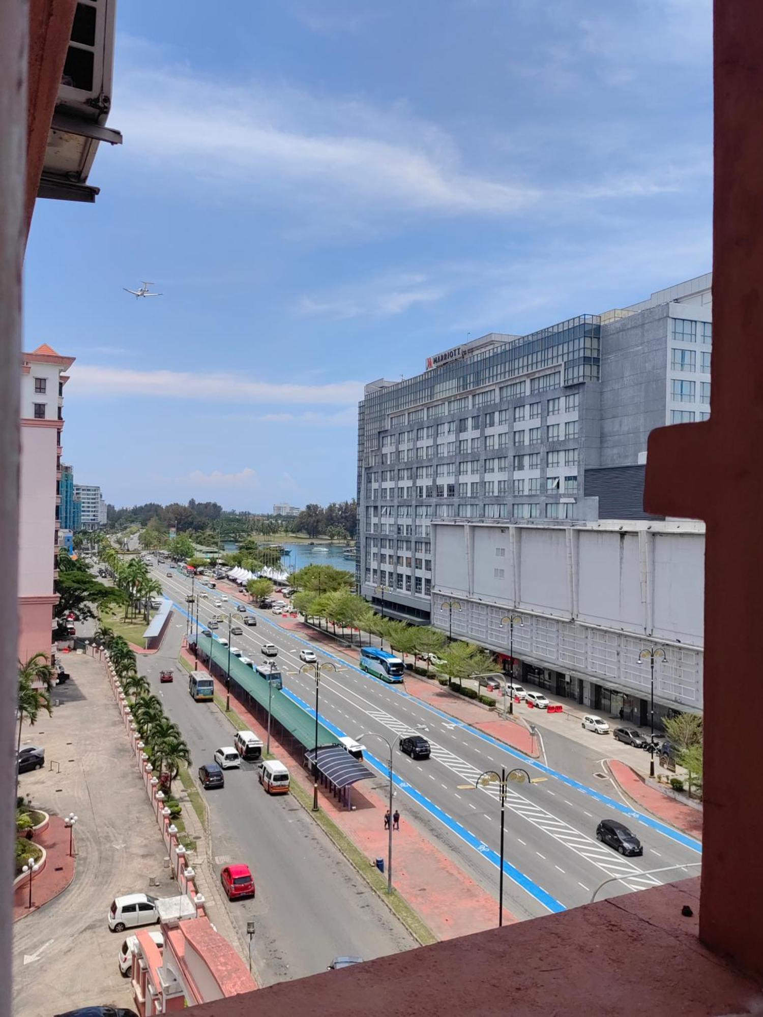 Town Condo - Marina Court Kota Kinabalu Bagian luar foto